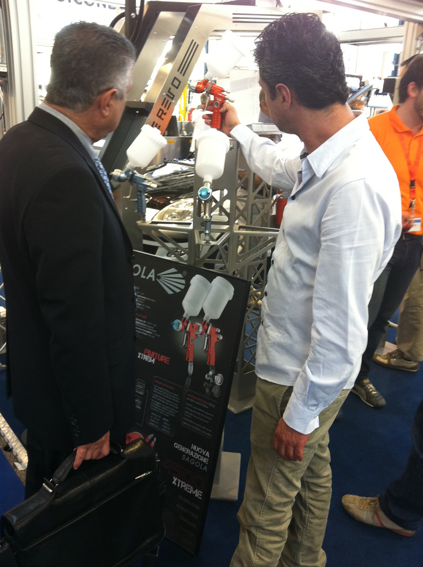 SAGOLA y BELLINI presentan la 4500 XTREME y la nueva línea de FILTROS SERIE 5000 en la Feria AUTOPROMOTEC ITALIA